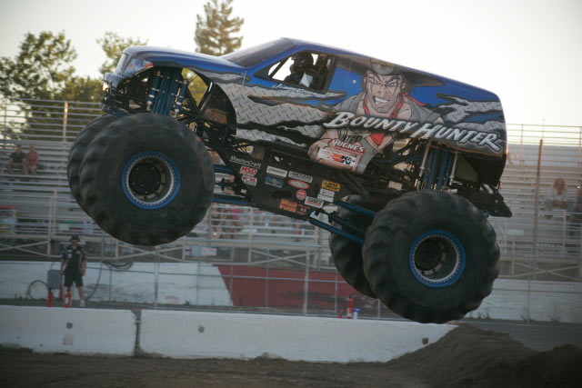 Monster Truck Photos - AllMonster.com - Monster Truck Photo Gallery